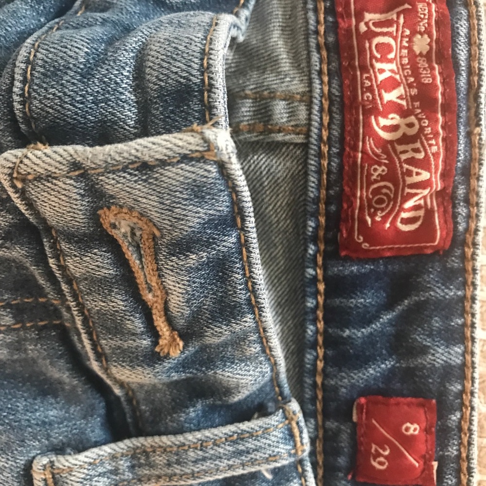 Lucky Jeans! Like New! Split bottom! Sooo cute!